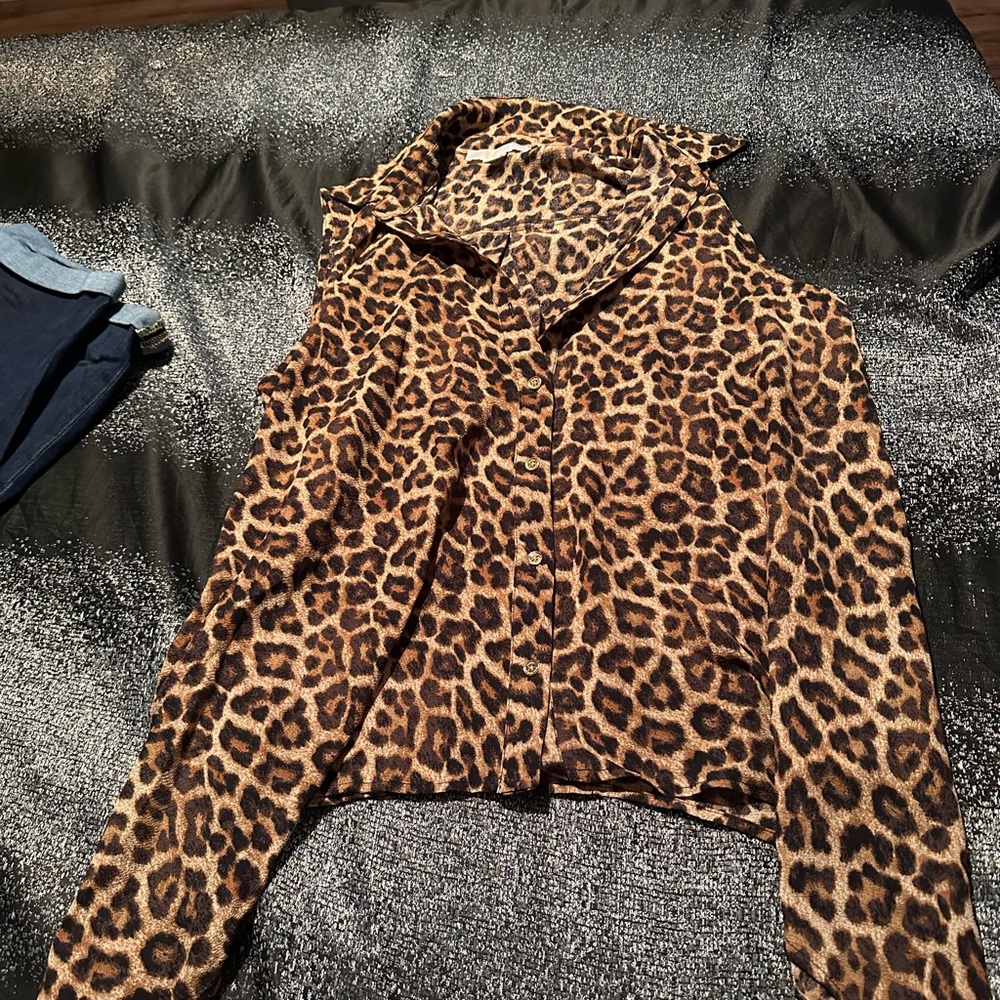 COPY - Micheal kors leopard no sleeve shirt